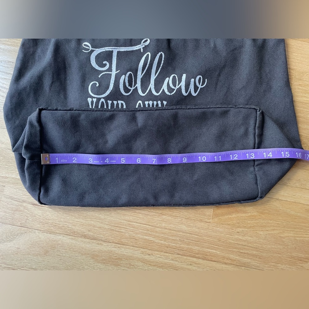 THIRTY ONE Canvas WANDER Tote Follow Your Own Path - Picture 9 of 11
